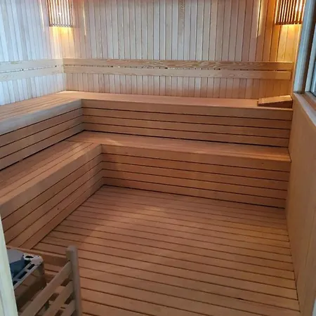 A Dream House With A Dream View In Royal Park *